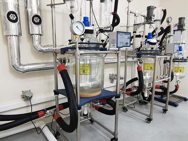 玻璃反應釜使用過程中不能抽真空怎么辦？