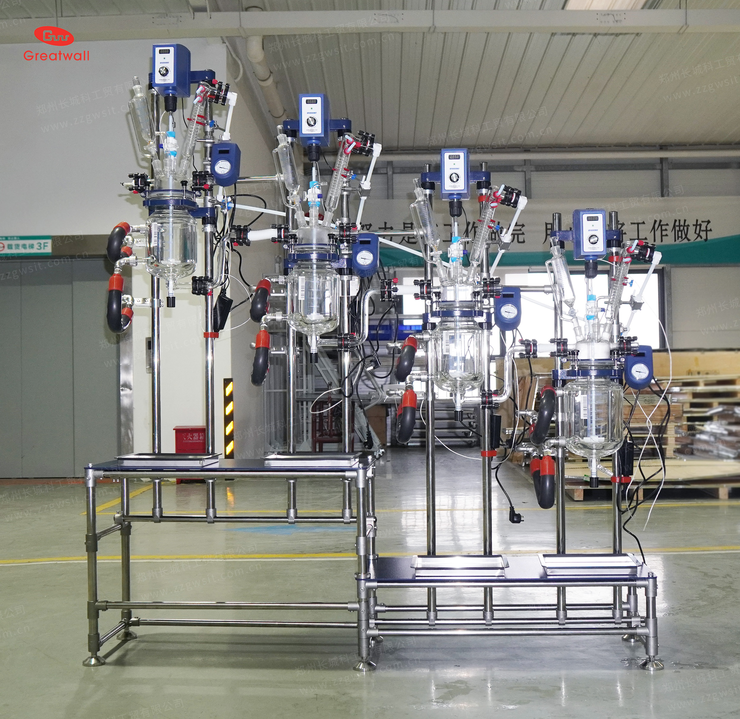 以“串聯”之智,解“效率”之困|四級串聯溢流玻璃反應釜組合裝置:連續化反應的模塊化解決方案!